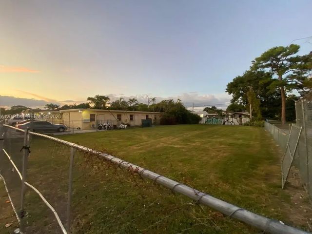 3021 W Flagler Street, Miami