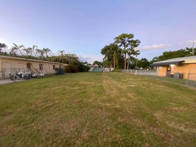4 of 15 - 3021 W Flagler Street, Miami, FL