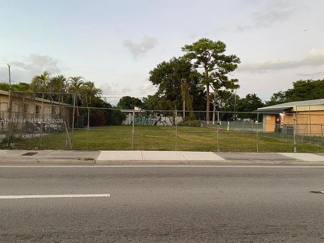 5 of 15 - 3021 W Flagler Street, Miami, FL