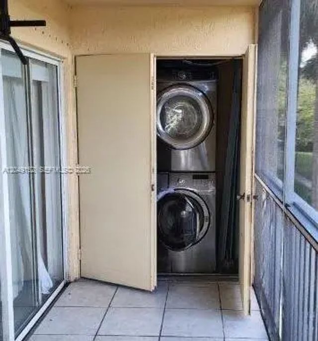4 of 11 - 460 S Park #209, Hollywood, FL