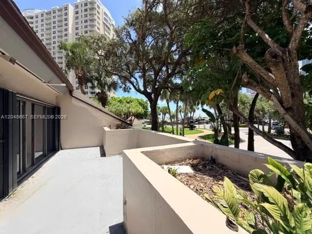 520 Brickell Key Drive #o208, Miami