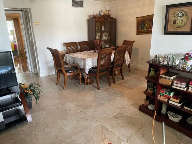 4 of 19 - 20120 Ne 2nd Avenue #w28, Miami Gardens, FL