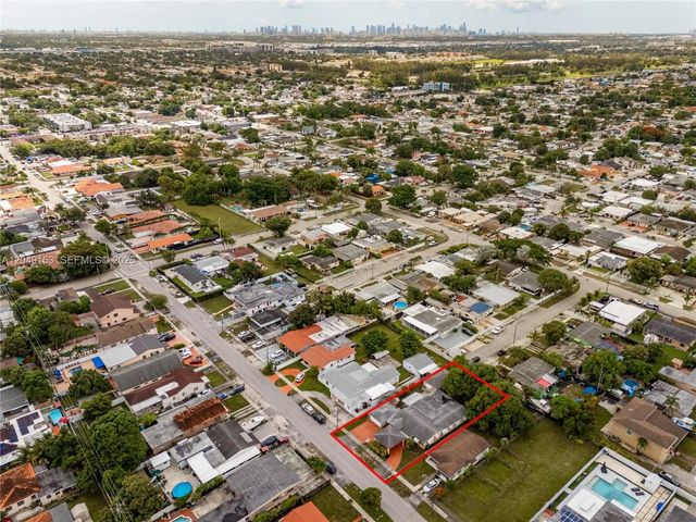4 of 39 - 292 W 39th Place, Hialeah, FL