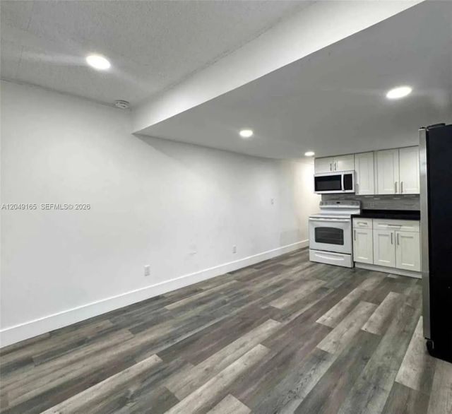 3 of 20 - 2780 Nw 29th Court, Oakland Park, FL
