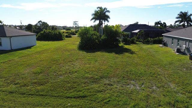 2 of 6 - 2012 Nw 24th Place, Cape Coral, FL