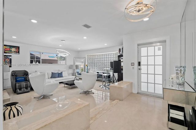 5 of 41 - 20235 Highland Lakes Boulevard, Miami, FL