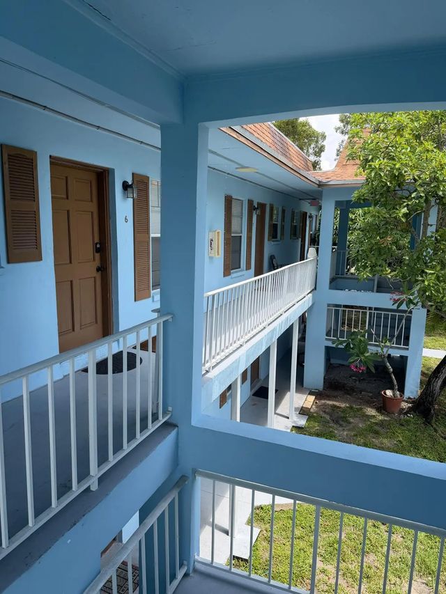 2 of 28 - 4951 Wedgewood Way #5, West Palm Beach, FL