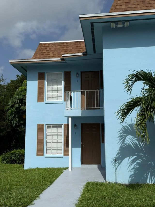 5 of 28 - 4951 Wedgewood Way #5, West Palm Beach, FL