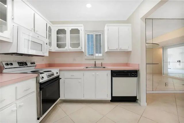 3 of 15 - 2532 Boundbrook Drive S #104, Palm Springs, FL