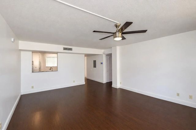 4 of 30 - 5220 Las Verdes Circle #220, Delray Beach, FL