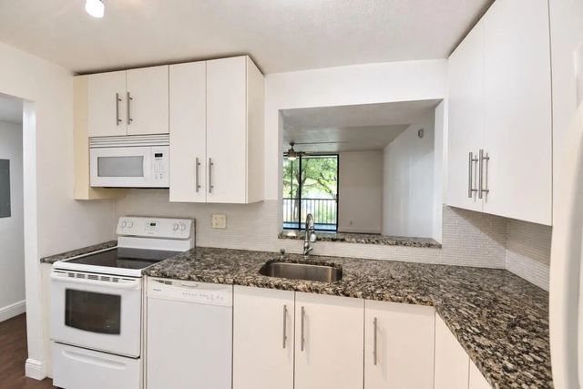 5 of 30 - 5220 Las Verdes Circle #220, Delray Beach, FL