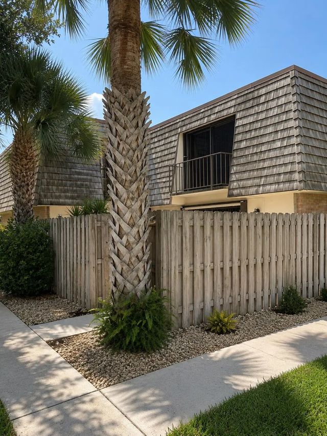 2 of 14 - 234 Lake Arbor Drive, Palm Springs, FL