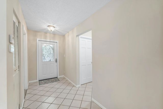 3 of 28 - 1752 Riverwood Lane, Coral Springs, FL
