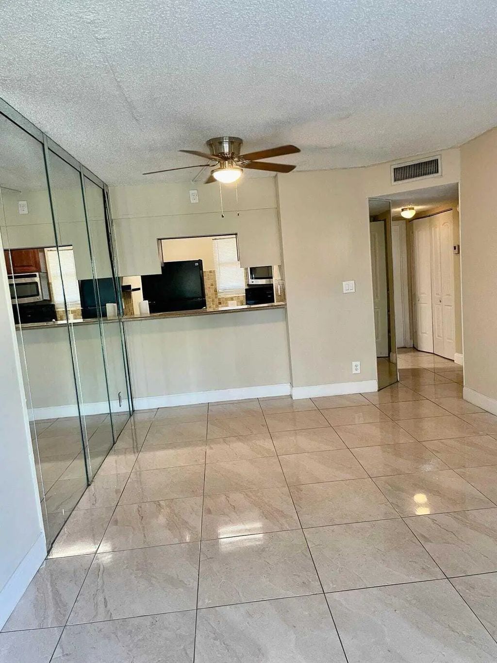 9905 Twin Lakes Drive #26-g, Coral Springs