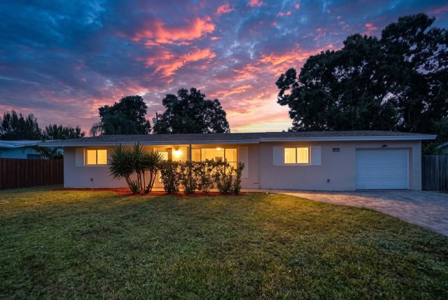 1956 Sw 1st Place Sw, Vero Beach