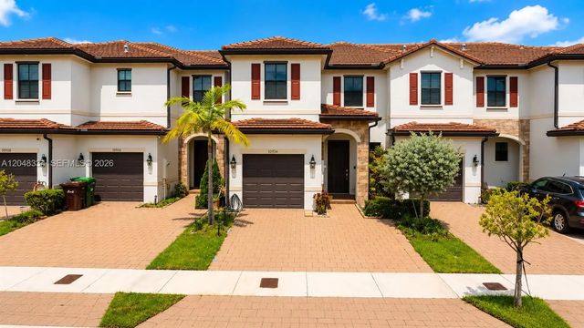 2 of 26 - 10934 W 33rd Way, Hialeah, FL