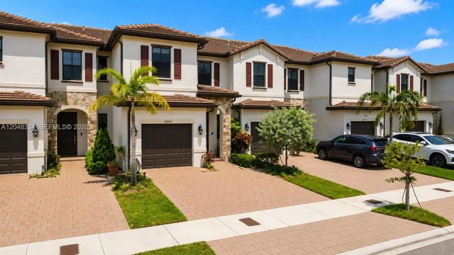 3 of 26 - 10934 W 33rd Way, Hialeah, FL