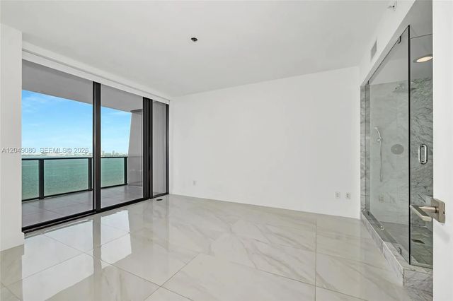 4 of 36 - 3131 Ne 7th Avenue #1806, Miami, FL