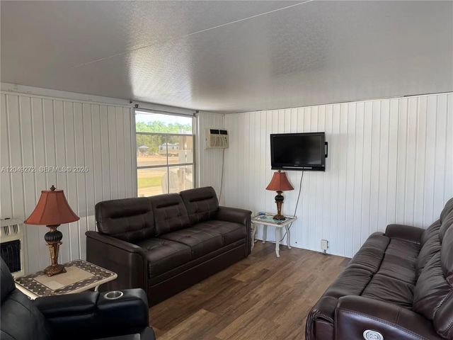 4 of 20 - 675 Copeland Ave S #5, Everglades City, FL