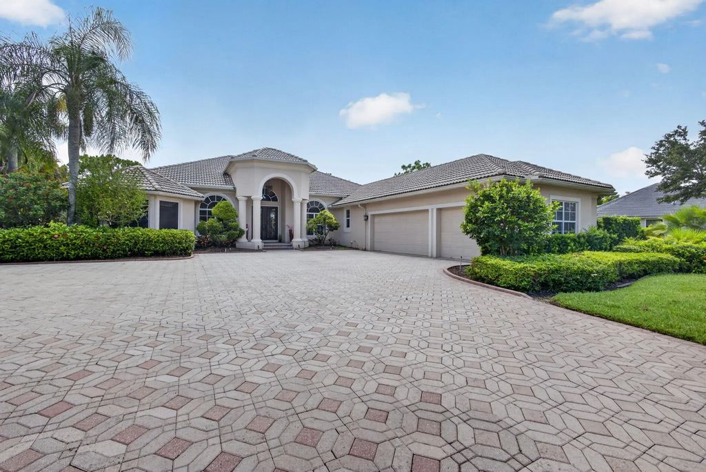 8055 Woodsmuir Drive, West Palm Beach
