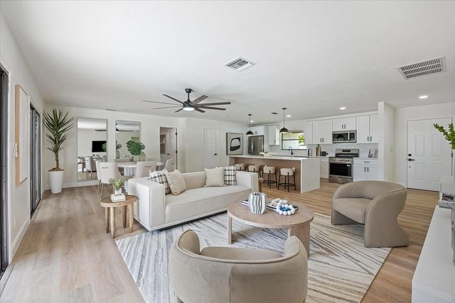 3 of 23 - 621 Ne Town Terrace, Jensen Beach, FL