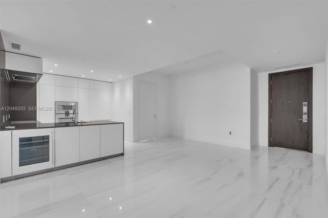 2 of 52 - 300 Biscayne Boulevard Way #3009w, Miami, FL
