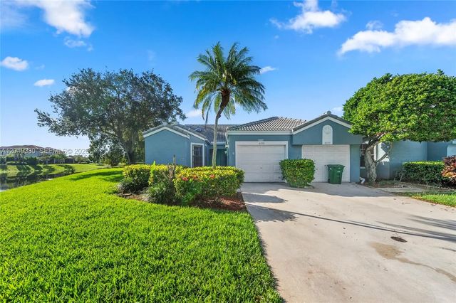 8220 Waterford Lane, Tamarac