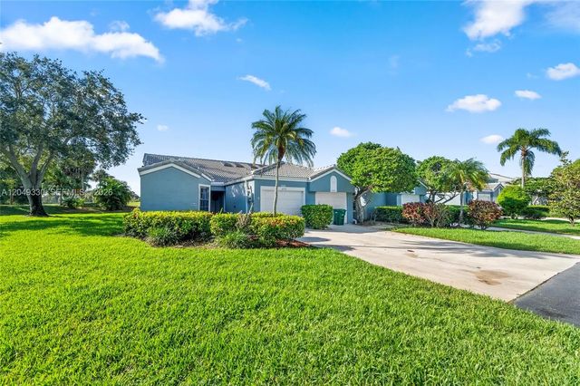 3 of 42 - 8220 Waterford Lane, Tamarac, FL