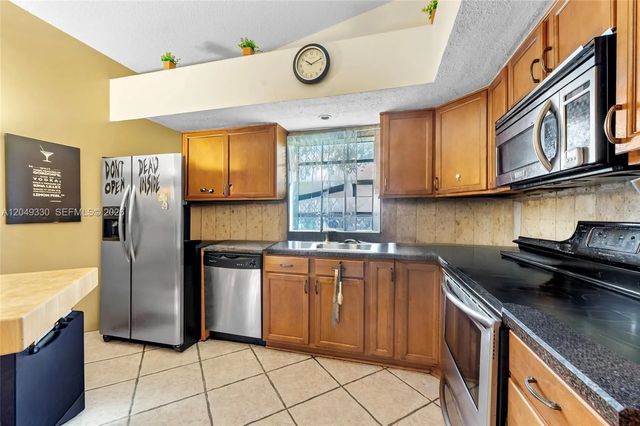 4 of 42 - 8220 Waterford Lane, Tamarac, FL
