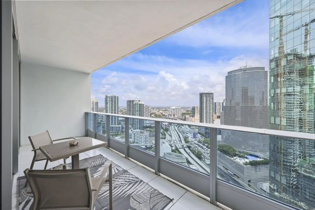 200 Biscayne Blvd Way #3909, Miami