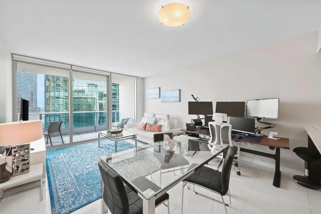 3 of 31 - 200 Biscayne Blvd Way #3909, Miami, FL