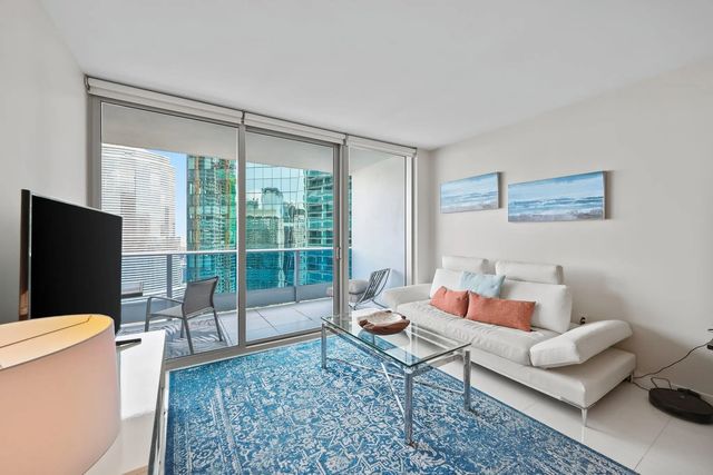 4 of 31 - 200 Biscayne Blvd Way #3909, Miami, FL