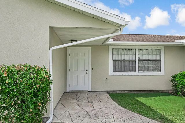 4 of 39 - 366 Se Lancaster Avenue, Port St. Lucie, FL