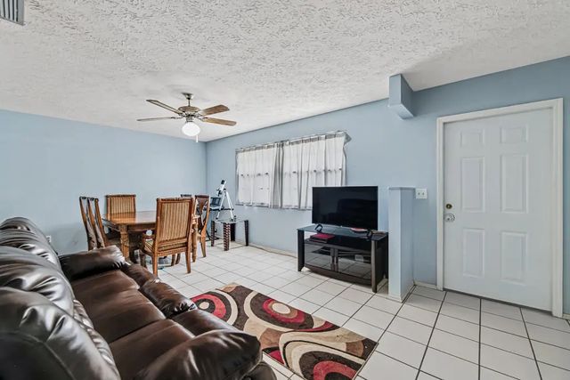 5 of 39 - 366 Se Lancaster Avenue, Port St. Lucie, FL