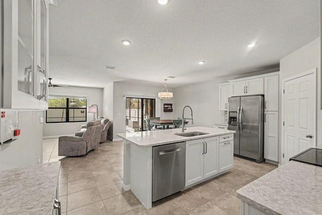 2 of 17 - 730 Old Country Road Se, Palm Bay, FL