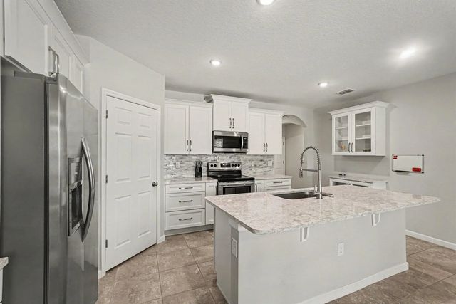 3 of 17 - 730 Old Country Road Se, Palm Bay, FL