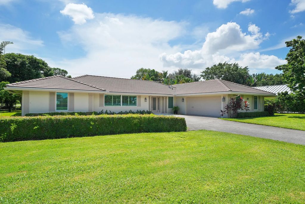 408 S Country Club Drive, Atlantis
