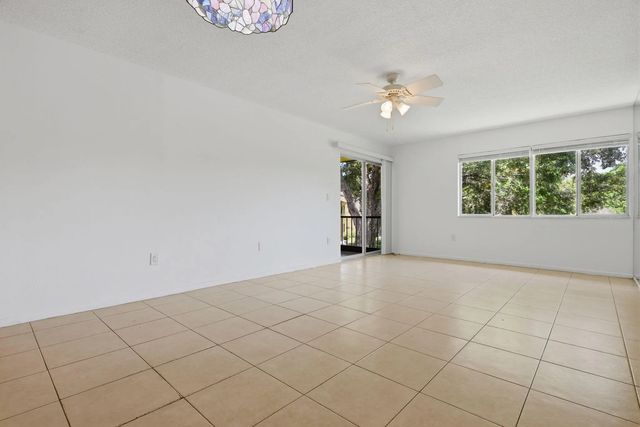 824 Sw 9th Street Circle #201, Boca Raton