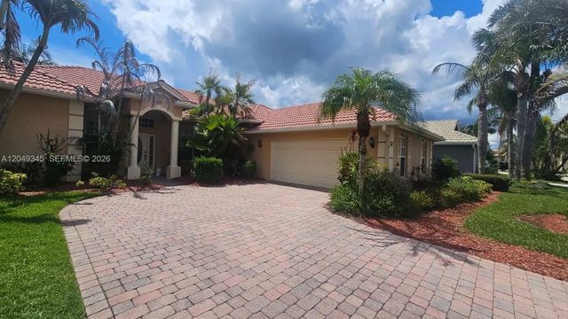 415 Nw Dover Court, Port St. Lucie