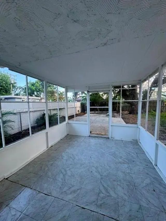 4 of 16 - 4221 Sw 39th Street, West Park, FL