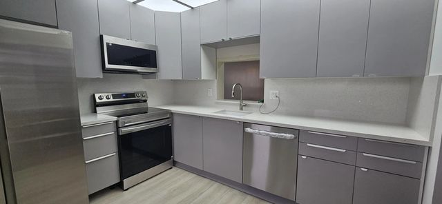 2 of 26 - 421 Ne 14th Avenue #302, Hallandale Beach, FL