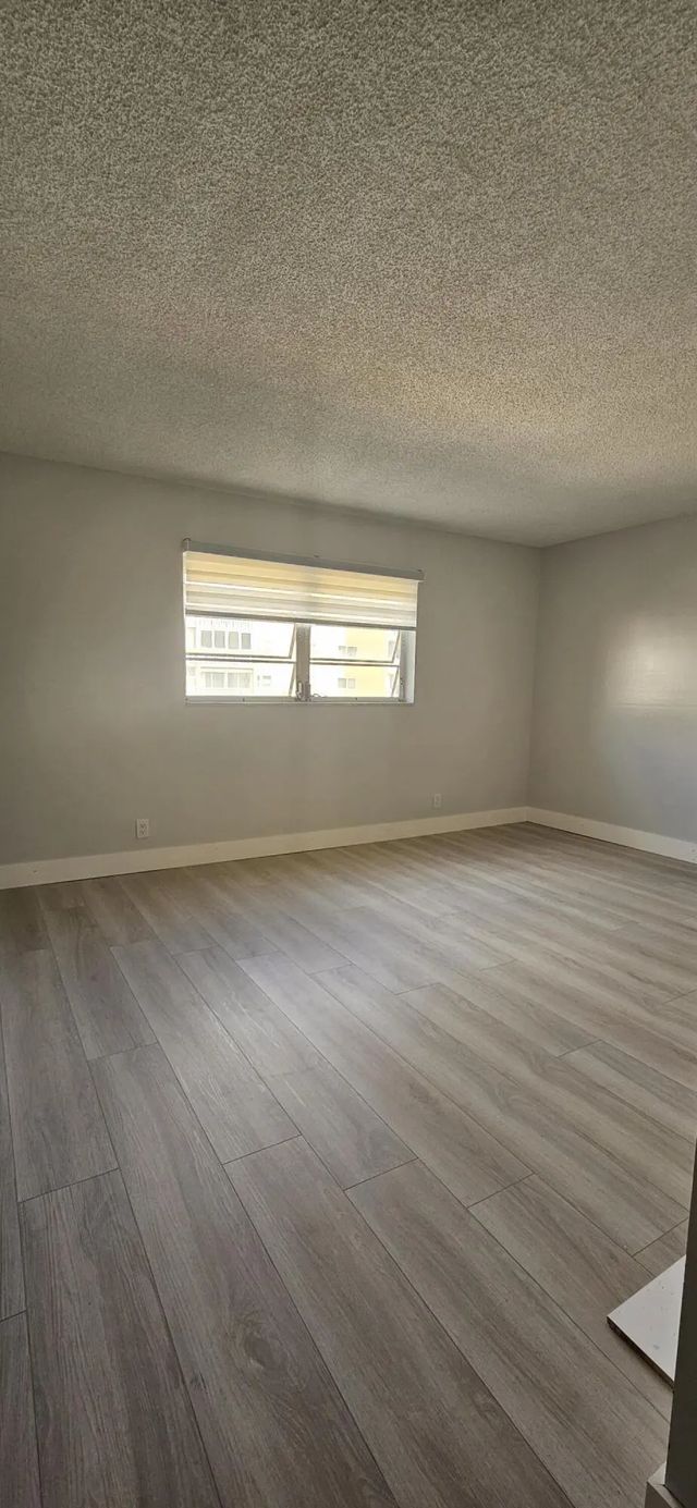 5 of 26 - 421 Ne 14th Avenue #302, Hallandale Beach, FL