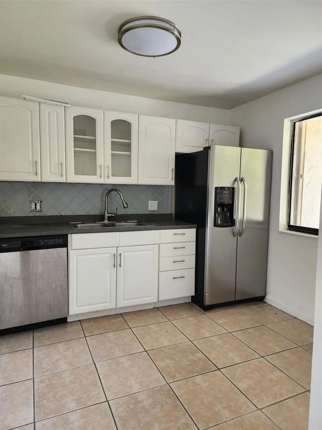4 of 31 - 390 Racquet Club Road #204, Weston, FL