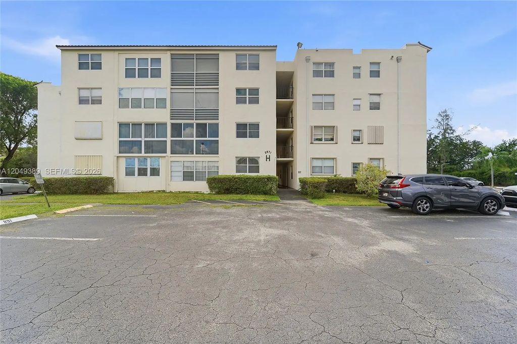 2871 Somerset Drive #103, Lauderdale Lakes