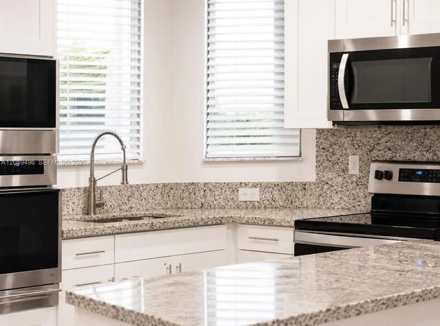 5 of 26 - 15441 Sw 11th Terrace, Miami, FL