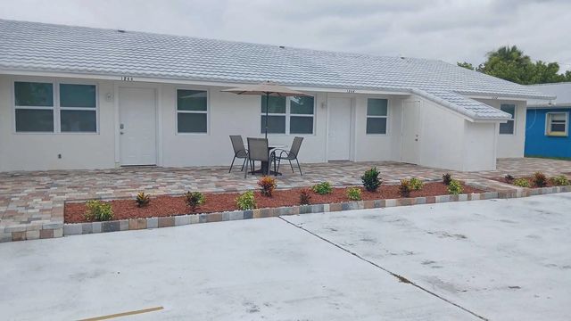 4 of 30 - 1240 Carlton Court, Fort Pierce, FL