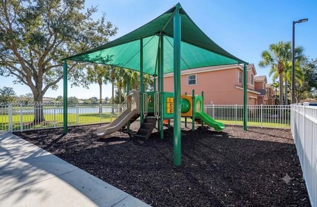 3 of 4 - 4070 Nw 92nd Avenue, Sunrise, FL