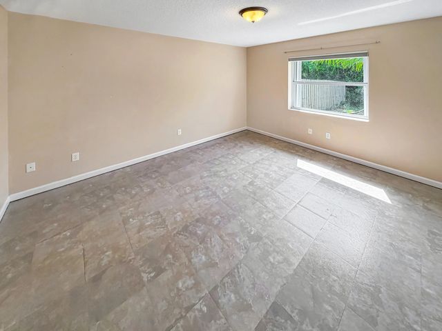 4 of 17 - 2361 Ne 21st Avenue, Jensen Beach, FL