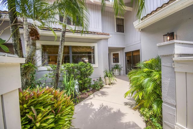 2 of 32 - 525 Prestwick Circle, Palm Beach Gardens, FL