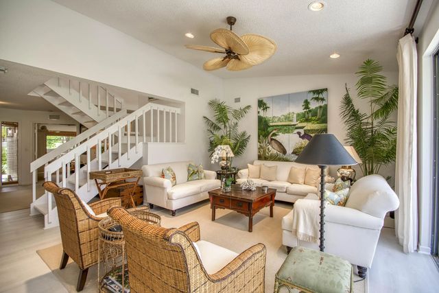 3 of 32 - 525 Prestwick Circle, Palm Beach Gardens, FL